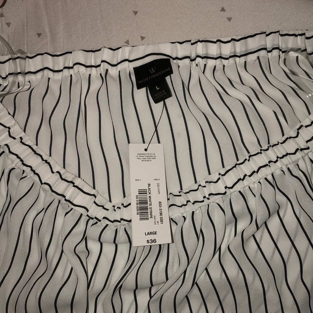 WORTHINGTON Black & White Off the Shoulder Top - Picture 5 of 5